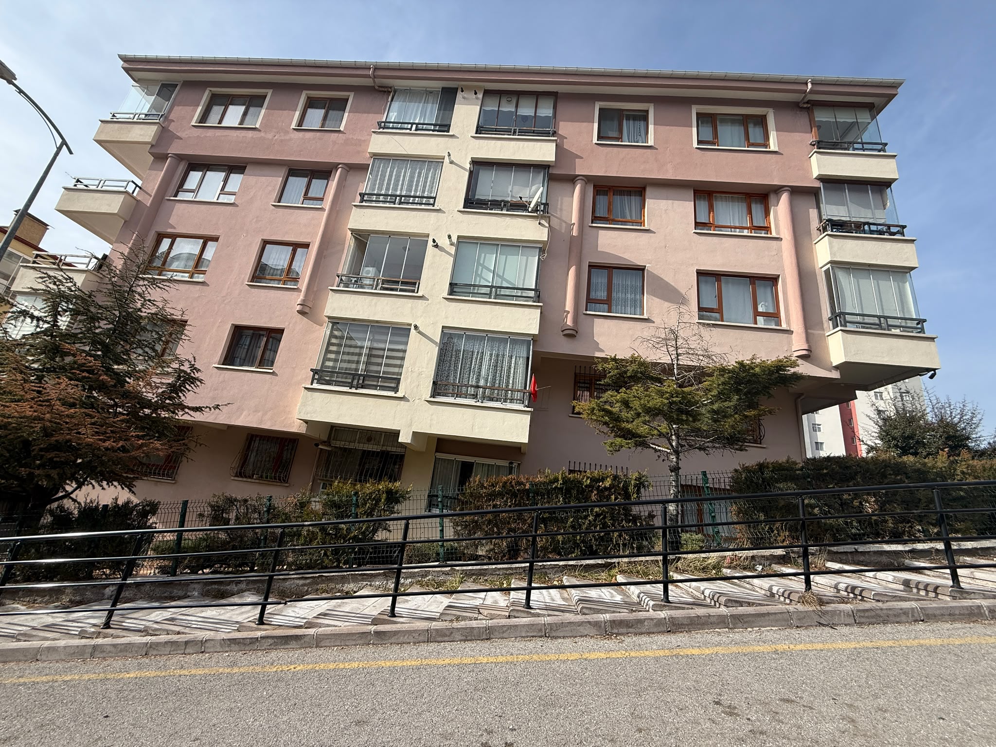 Karapınar Apartmanı  8